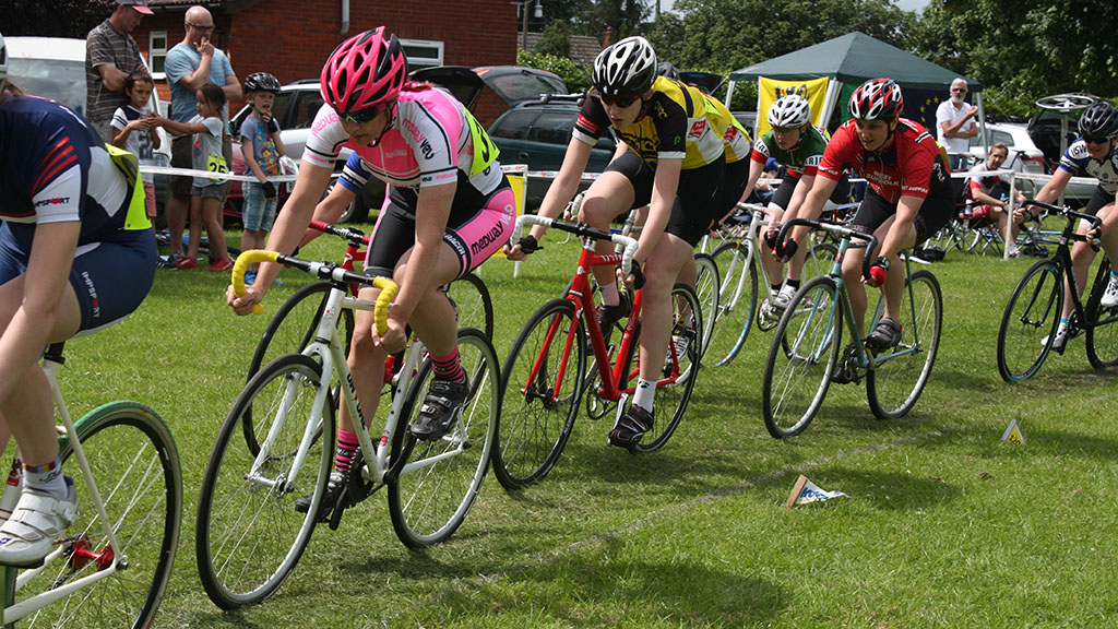 Grass Track Racing A Chance to Have a Go West Suffolk Wheelers